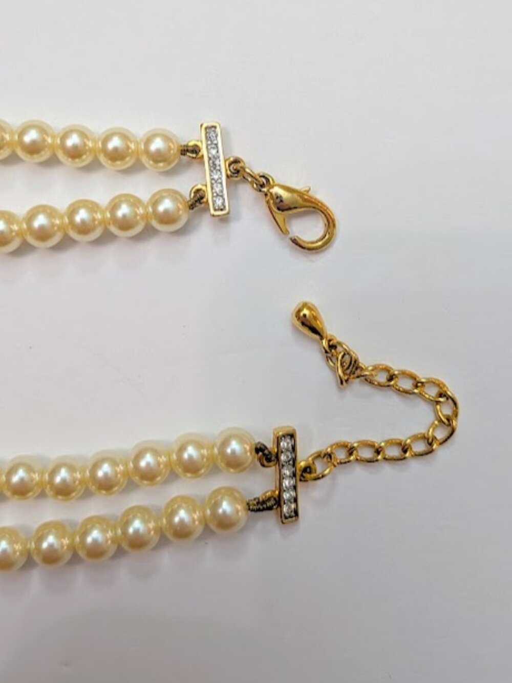 Vintage Double Strand Faux Pearl Rhinestone Bow Necklace Gold Tone - Picture 4 of 8